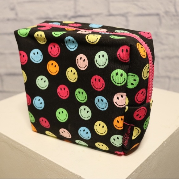 Smiley Face Makeup Cosmetic Bag - Picture 3 of 4